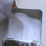 微弾性フィラーの攪拌(棒を使って） エラステックフィラー